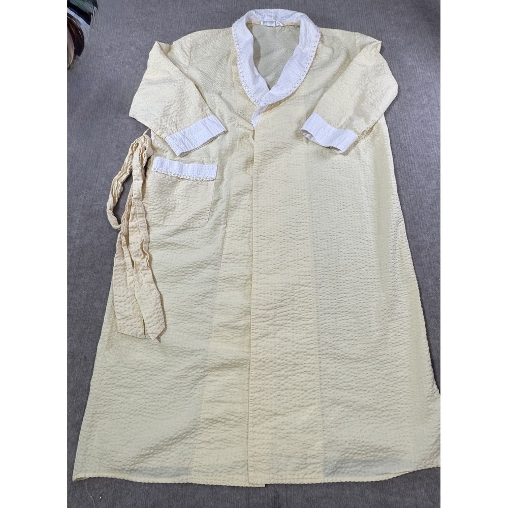 Eileen West S Robe Yellow Daisies Granny Feminine Cottage Whimsy